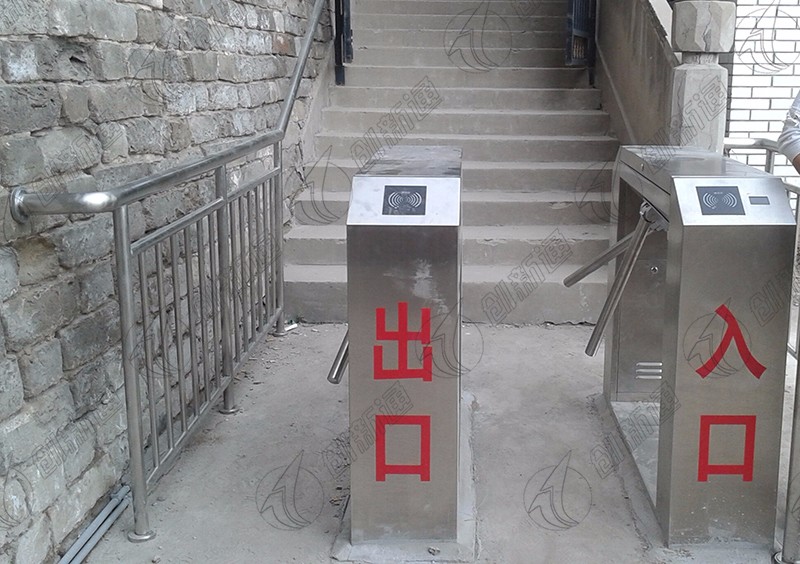 擺閘,三輥閘,速通閘,旋轉(zhuǎn)閘,平移閘,一字閘,人臉識(shí)別，