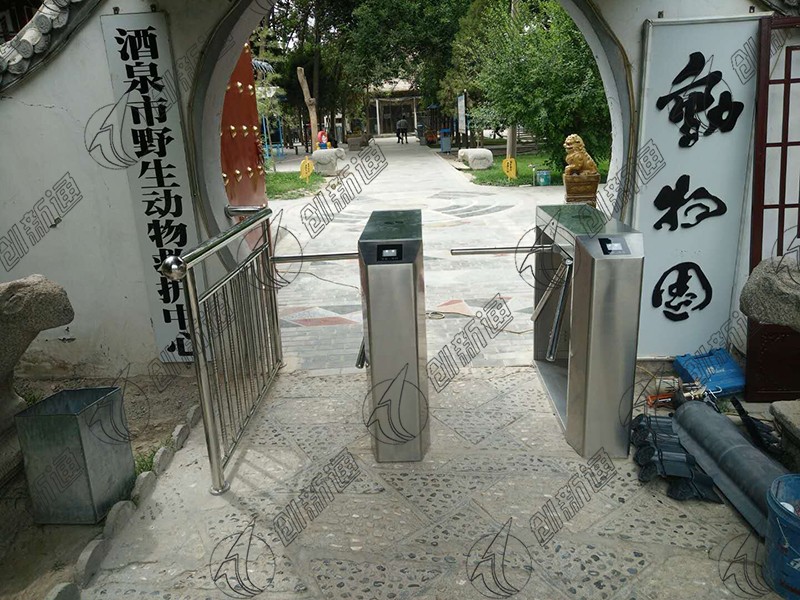 擺閘,三輥閘,速通閘,旋轉(zhuǎn)閘,平移閘,一字閘,人臉識別，