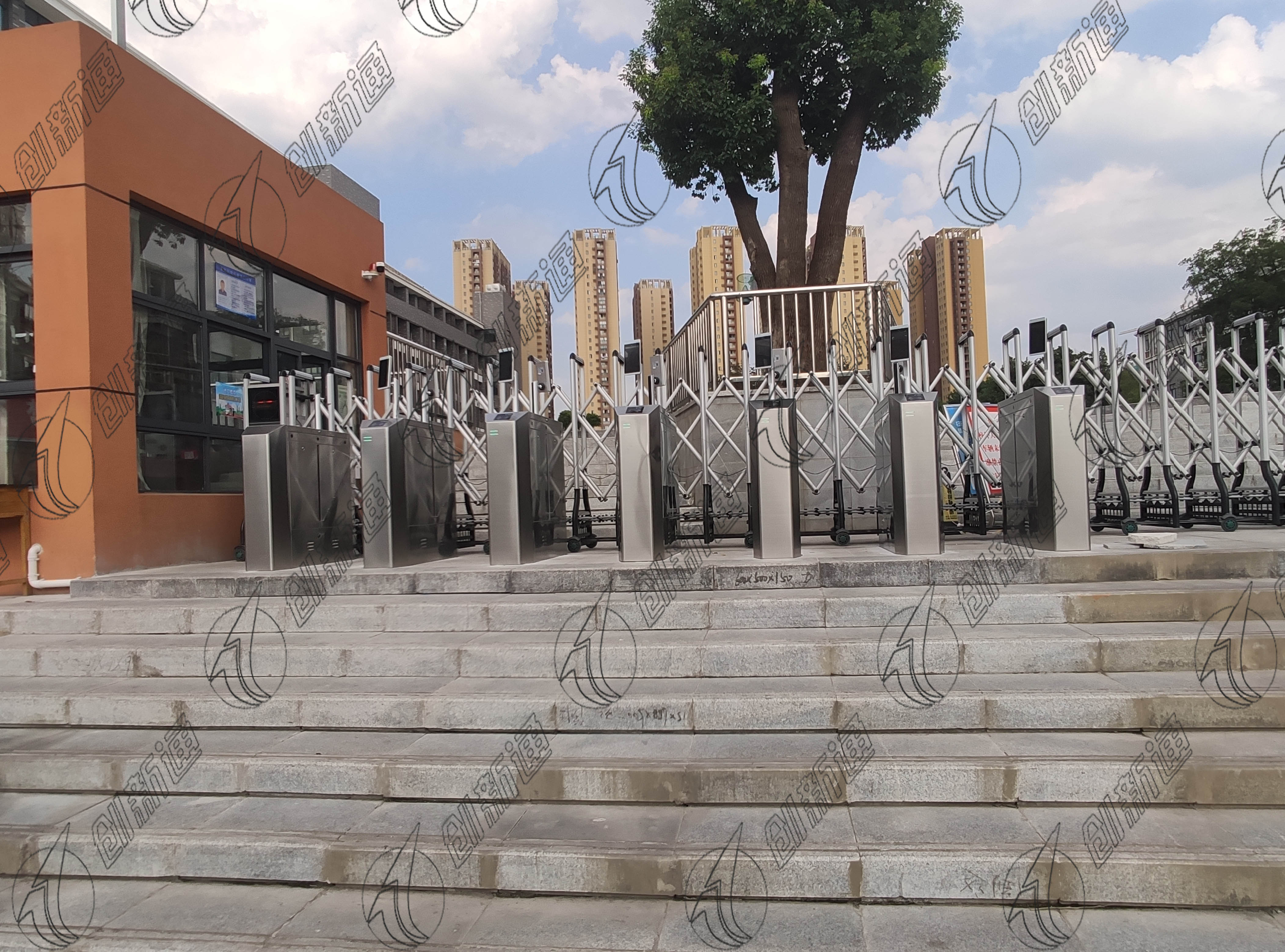 擺閘,三輥閘,速通閘,旋轉(zhuǎn)閘,平移閘,一字閘,人臉識別，