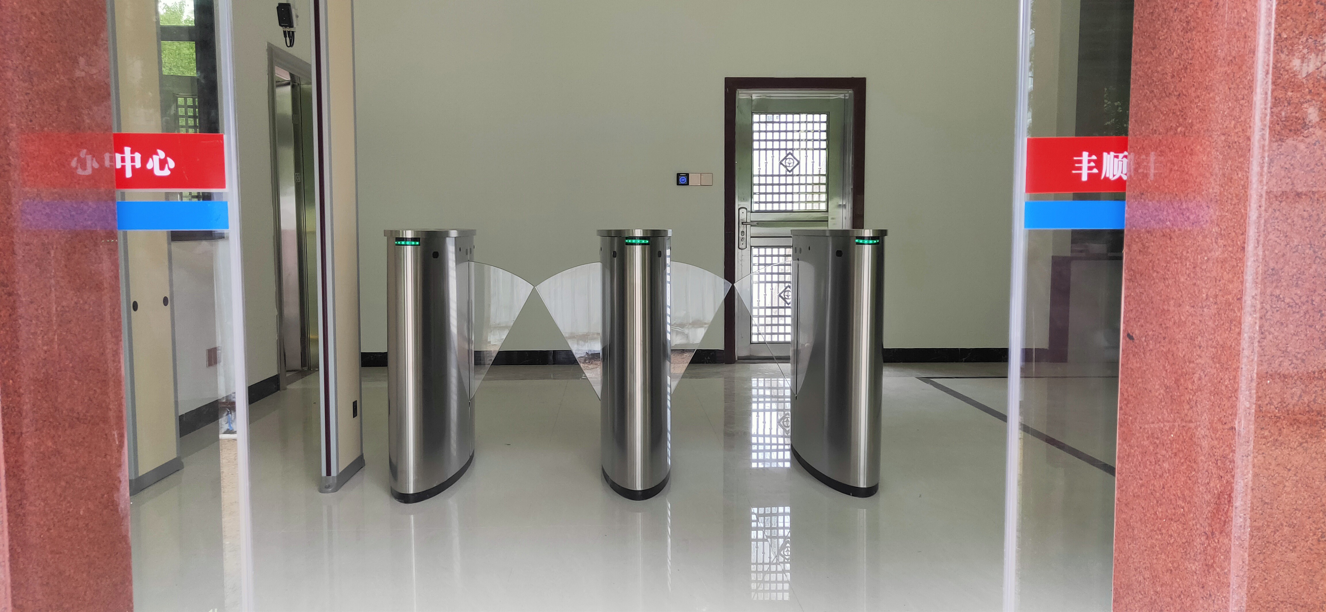 擺閘,三輥閘,速通閘,旋轉(zhuǎn)閘,平移閘,一字閘,人臉識別，