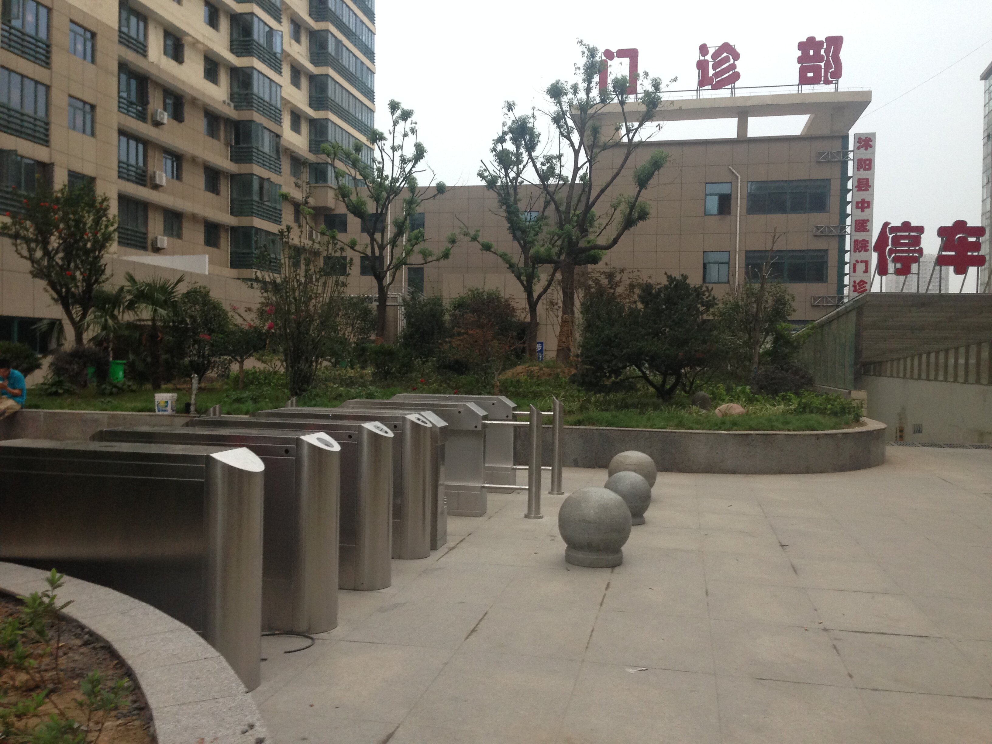 擺閘,三輥閘,速通閘,旋轉(zhuǎn)閘,平移閘,一字閘,人臉識(shí)別，